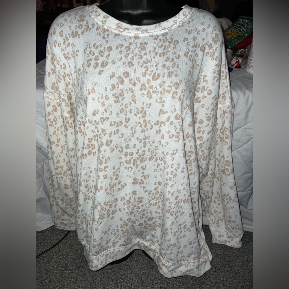Olive+Oak Leopard Print Crewneck
